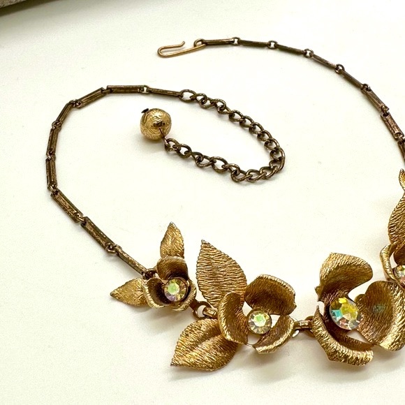Vintage Deco Rhinestone Flower Statement Necklace - Picture 7 of 17